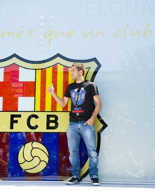 Ở CLB mới, Alba sẽ khoác lên mình chiếc áo số 18 – số áo mà anh đã mặc tại EURO 2012.